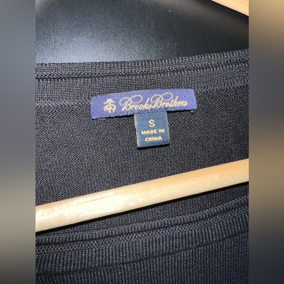 Brooks Brothers Blue Label Black 70% Silk Top With Cutouts on sleeves Sz S EUC - Picture 3 of 10